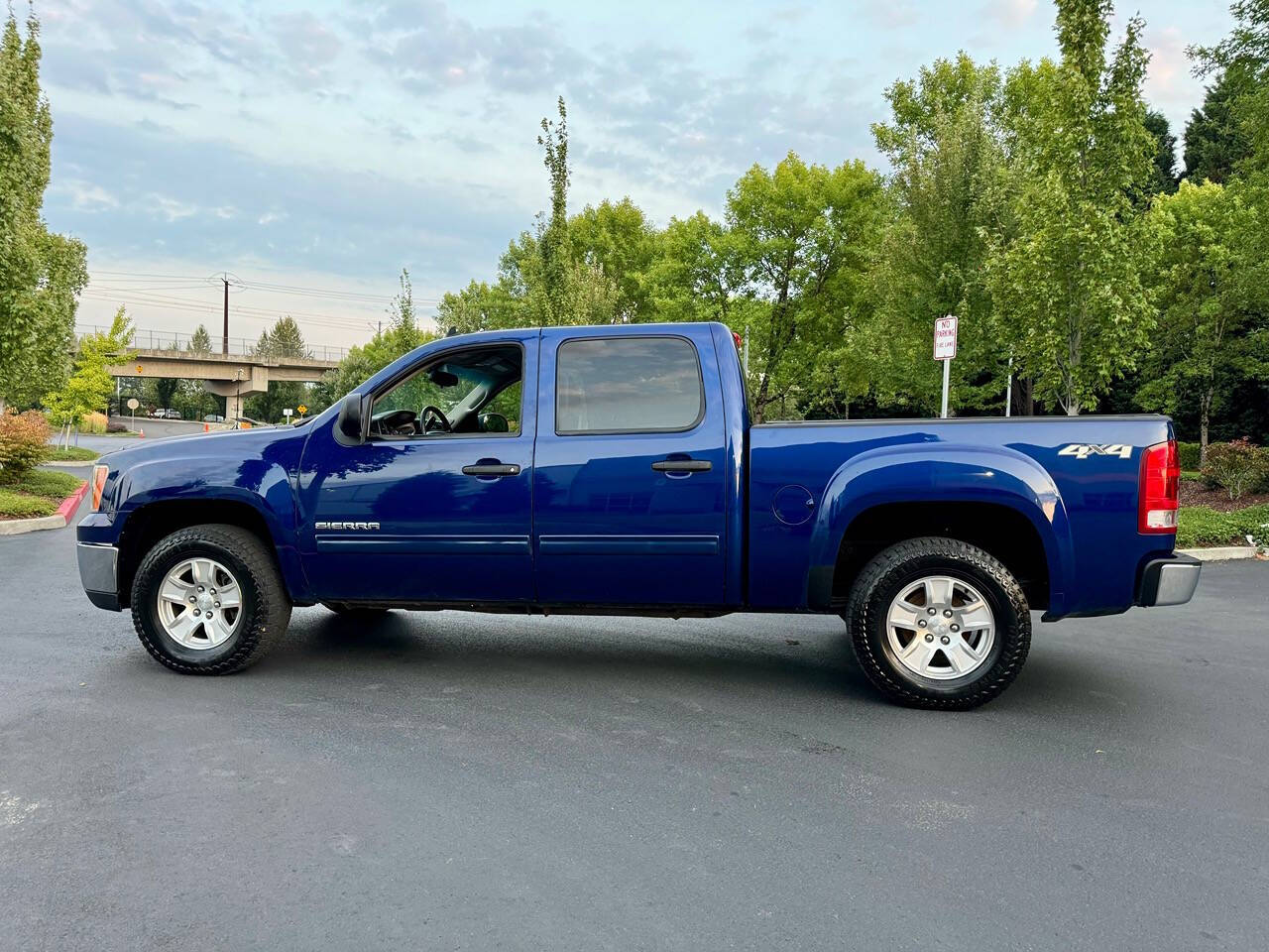 2013 GMC Sierra 1500 for sale at MISHA MASTER MOTORZ LLC in Portland, OR