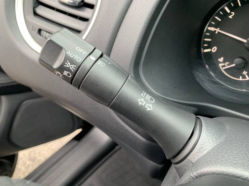 2017 Nissan Pathfinder SV