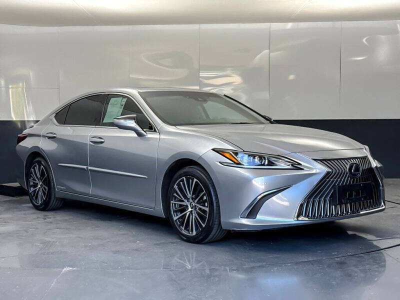 2022 Lexus ES 300h