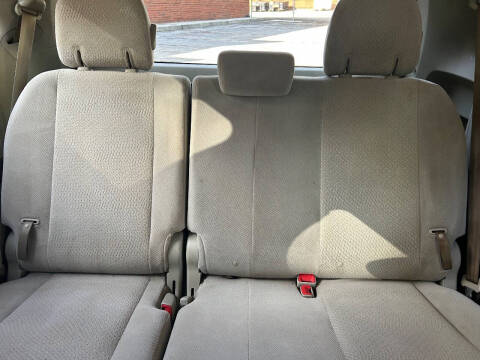 2011 Toyota Sienna LE 7-Passenger Auto Access Seat