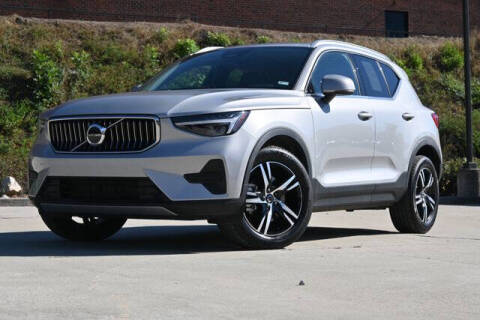 2025 Volvo XC40 B5 Core Bright Theme