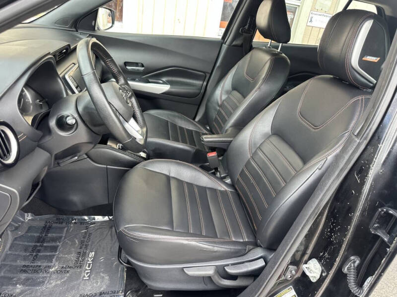 2020 Nissan Kicks SR