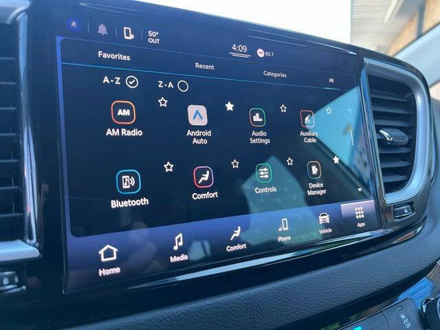 2022 Chrysler Pacifica Touring L