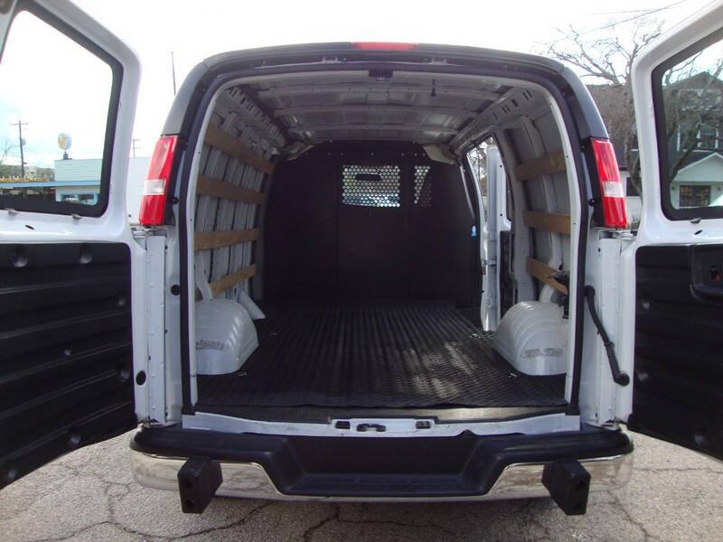 2024 Chevrolet Express 2500