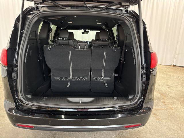 2026 Chrysler Voyager LX