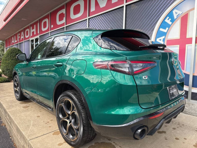 2025 Alfa Romeo Stelvio Intensa