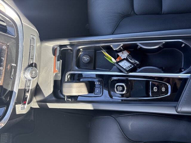 2025 Volvo V60 Cross Country B5 Plus