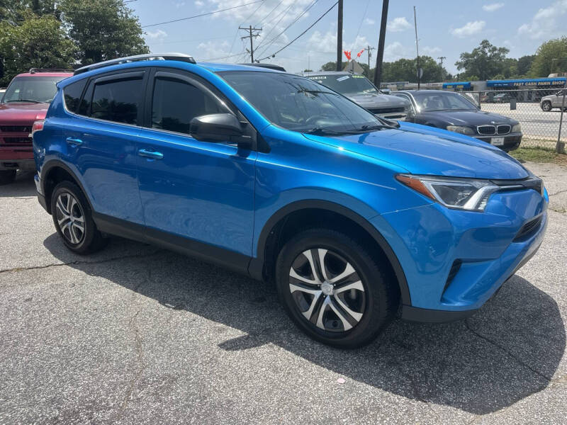 2018 Toyota RAV4 LE photo 15