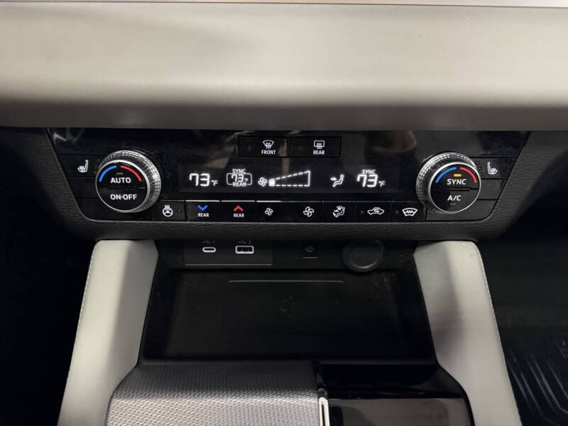 2023 Mitsubishi Outlander PHEV SEL