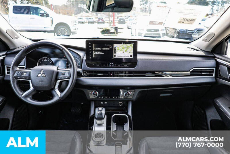 2025 Mitsubishi Outlander SE