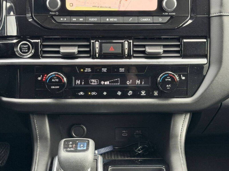 2022 Nissan Pathfinder SV