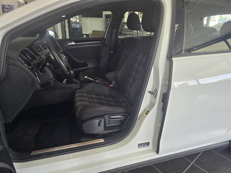 2017 Volkswagen Golf GTI S