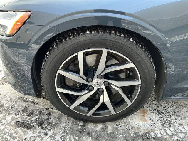 2020 Volvo S60 T6 Momentum