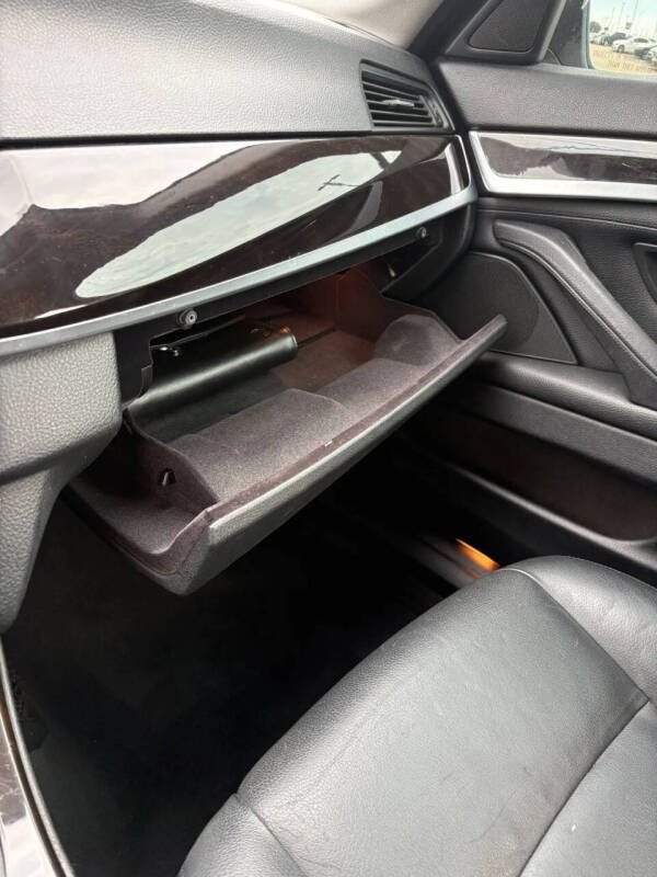 2015 BMW 5 Series 528i