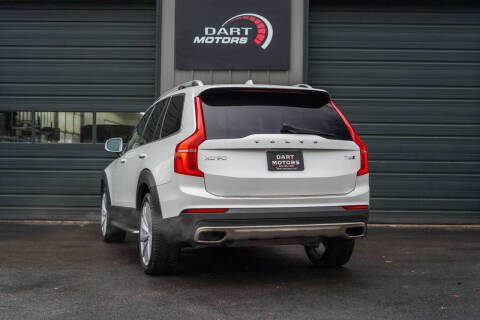 2016 Volvo XC90 T6 Momentum