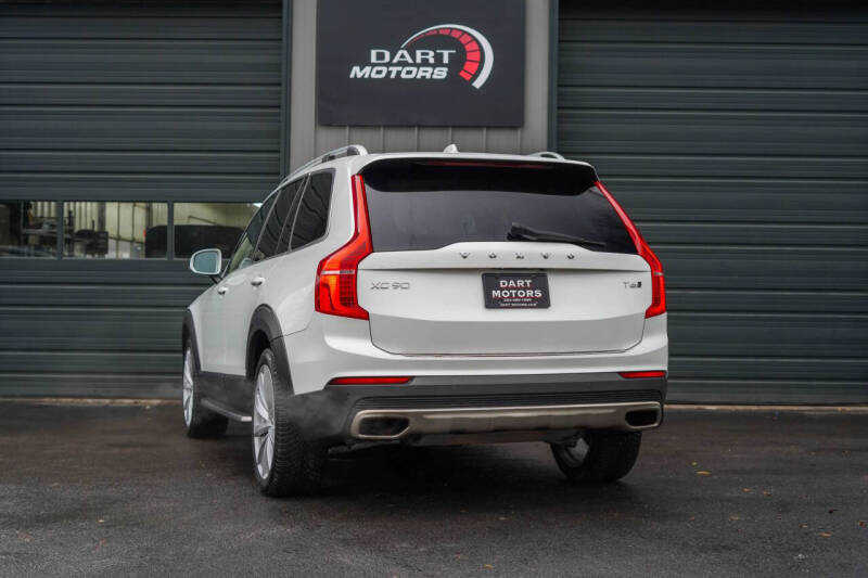 2016 Volvo XC90 T6 Momentum