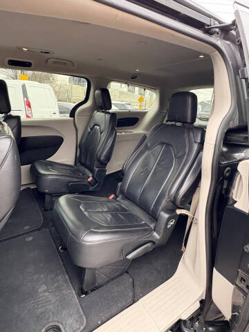 2019 Chrysler Pacifica Touring L