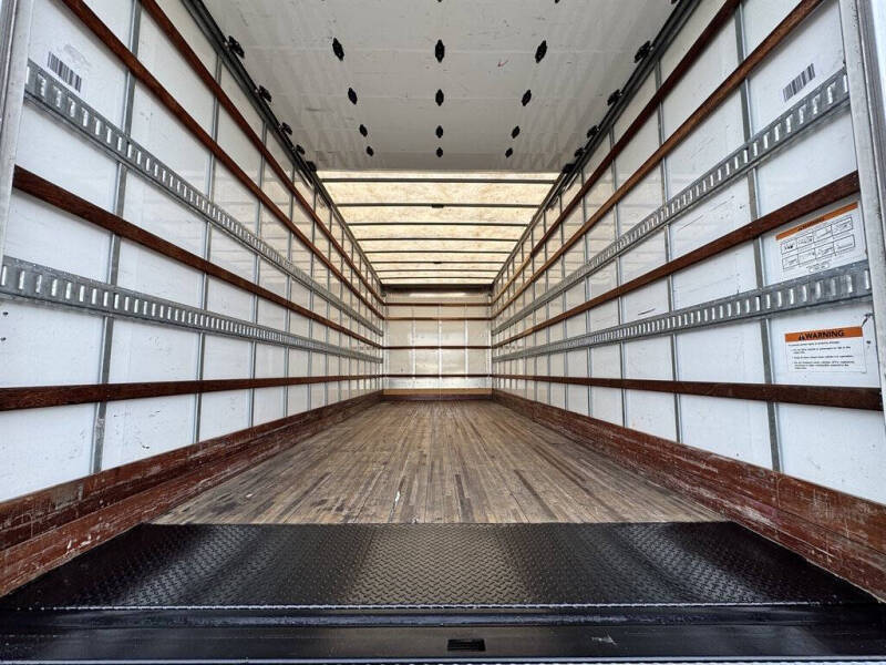 2022 Freightliner M2 106