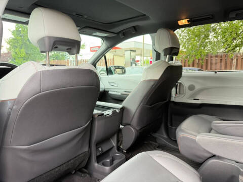 2021 Toyota Sienna XSE 7-Passenger