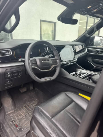 2022 Jeep Wagoneer Series III Carbide