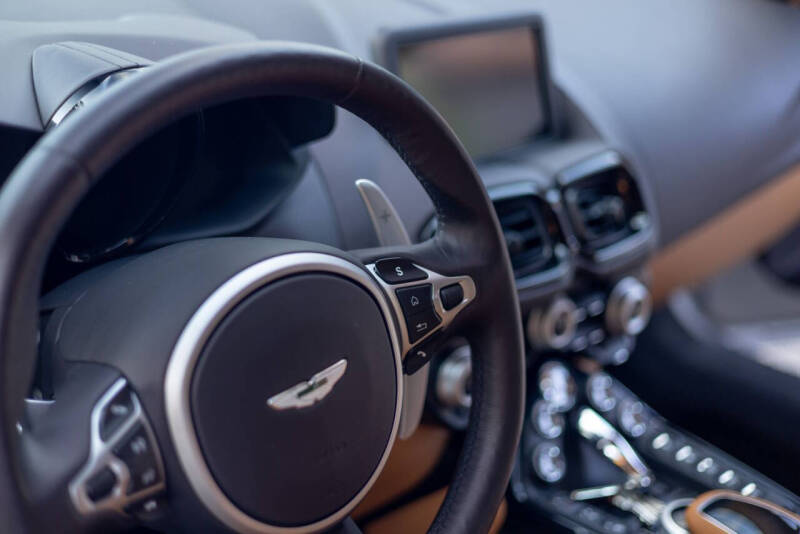 2023 Aston Martin Vantage