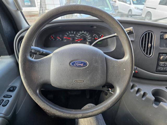 2005 Ford E-Series E-250