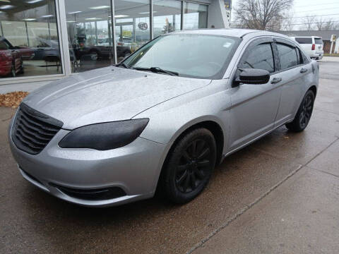 2013 Chrysler 200 for sale at Lakeshore Auto Wholesalers in Amherst OH