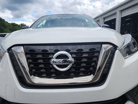 2020 Nissan Kicks SR
