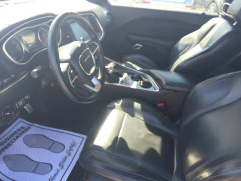 2016 Dodge Challenger SXT Plus