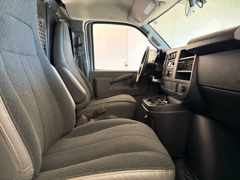 2024 Chevrolet Express 2500