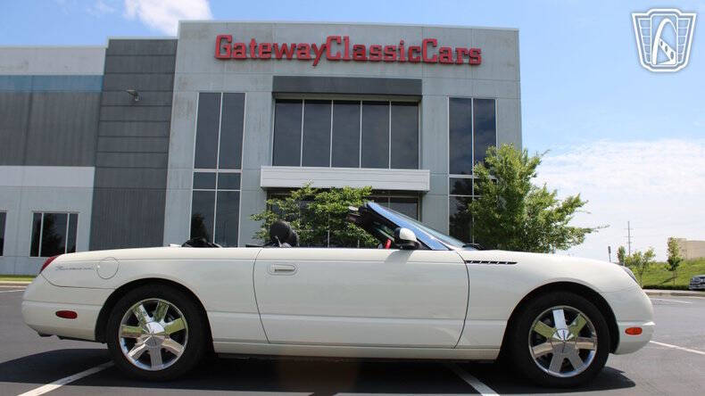 2002 Ford Thunderbird Deluxe