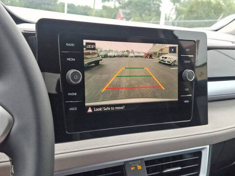 2025 Volkswagen Taos SE 4Motion