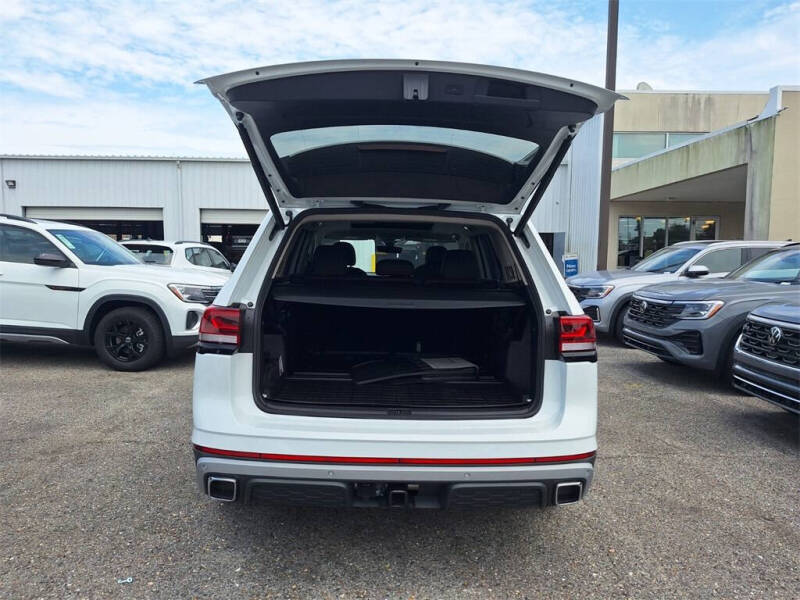 2025 Volkswagen Atlas Peak Edition 4Motion