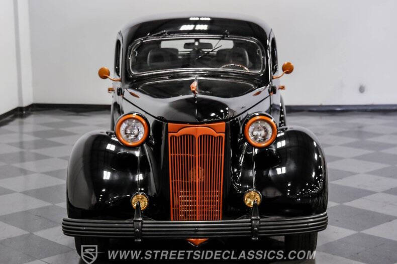 1937 Chrysler Desoto