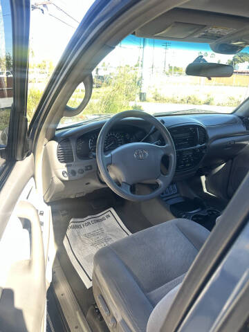 2005 Toyota Sequoia SR5
