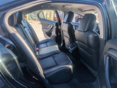 2011 Ford Taurus SEL