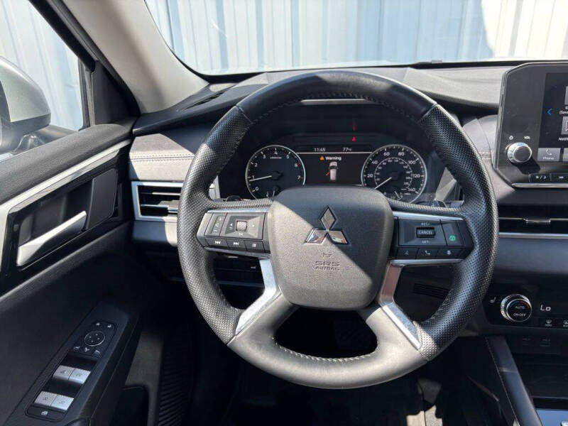 2024 Mitsubishi Outlander SE