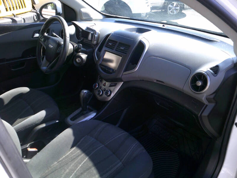 2016 Chevrolet Sonic LT Auto