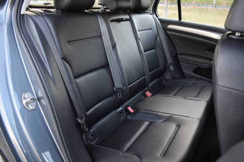 2017 Volkswagen Golf TSI SE