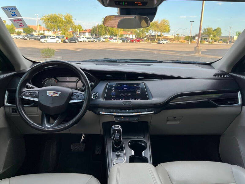 2020 Cadillac XT4 Luxury