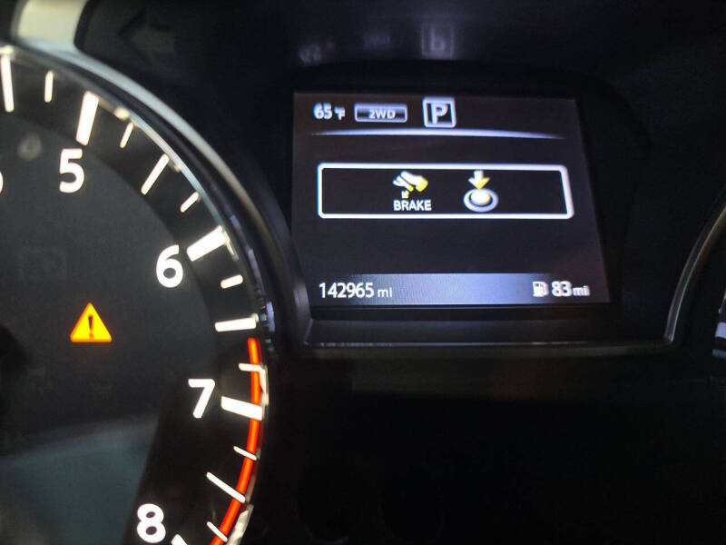 2017 Nissan Pathfinder SV