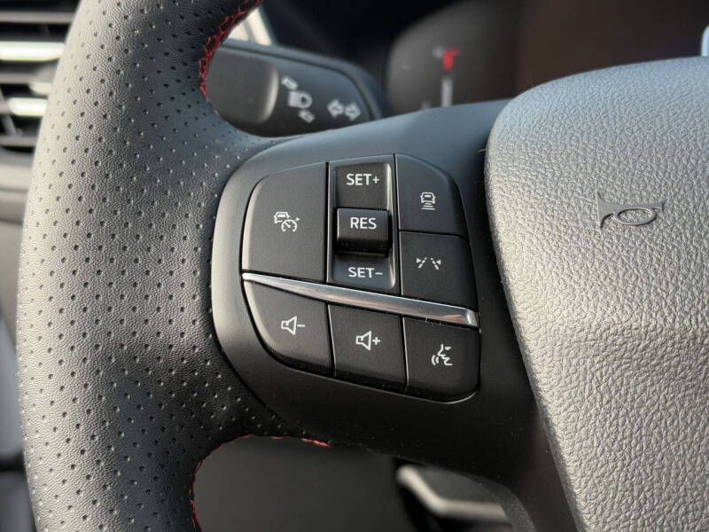 2025 Ford Escape Hybrid ST-Line