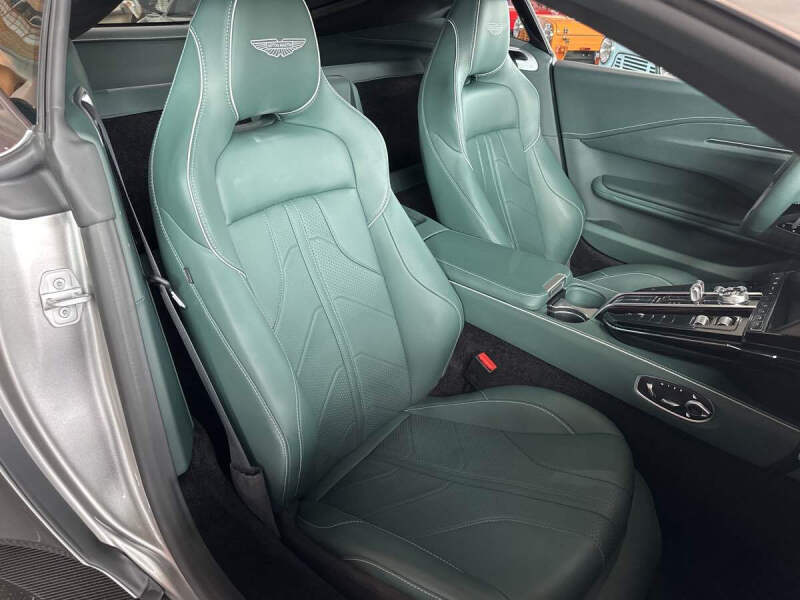 2025 Aston Martin Vantage