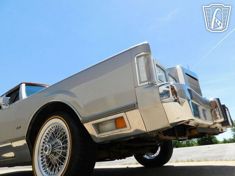 1988 Lincoln Town Car Signature