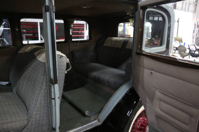 1929 Packard 8 LIMOUSINE