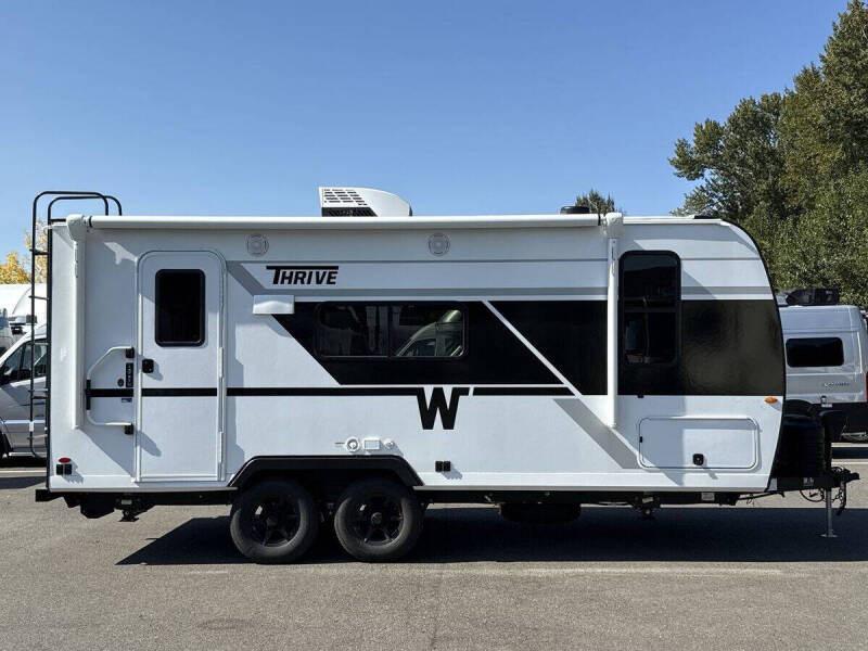 2026 Winnebago Thrive