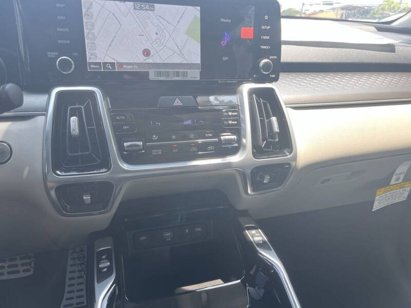 2023 Kia Sorento Plug-In Hybrid SX Prestige