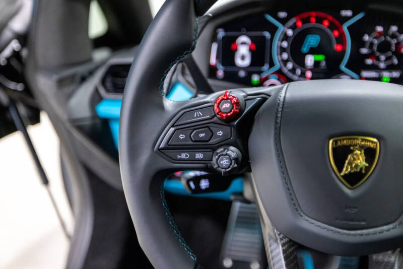 2025 Lamborghini Revuelto