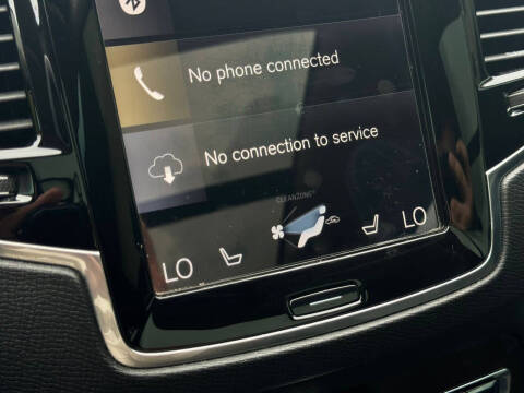 2016 Volvo XC90 T6 Momentum