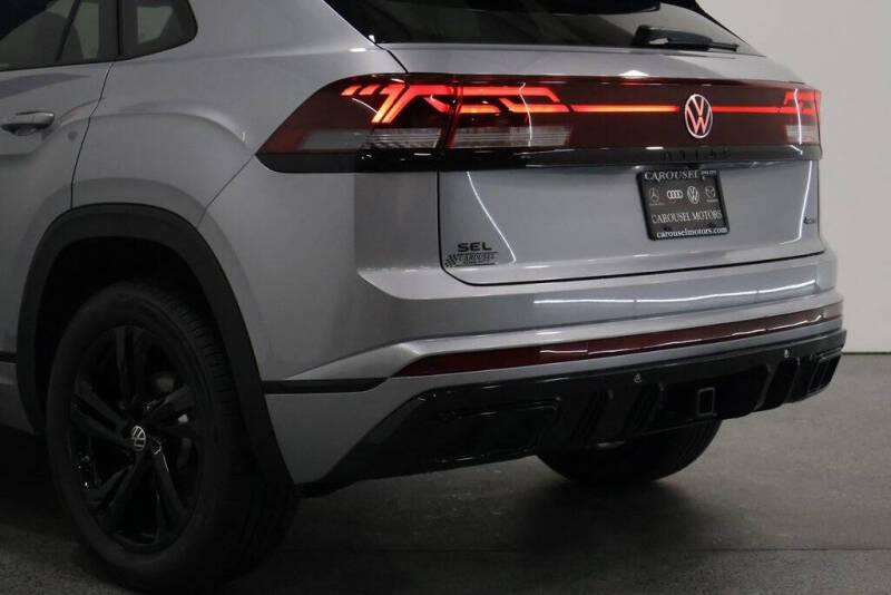 2026 Volkswagen Atlas Cross Sport SEL R-Line Black 4Motion